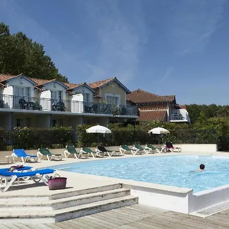 Les Pieds Dans L'eau *